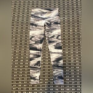 Danskin women’s small leggings